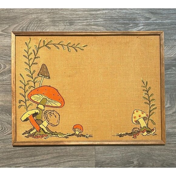 Vintage Tandy Mushroom Bulletin Memo Board Burlap Wall Hanging Size 18 x 24 60's - Picture 1 of 8